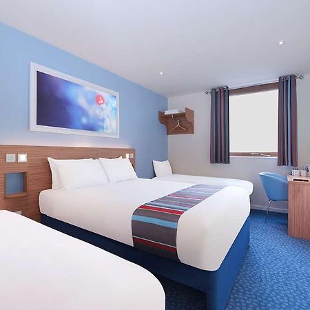 Travelodge Kingston Upon Thames Central Londra Camera foto