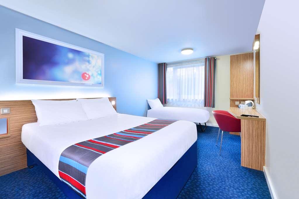 Travelodge Kingston Upon Thames Central Londra Camera foto