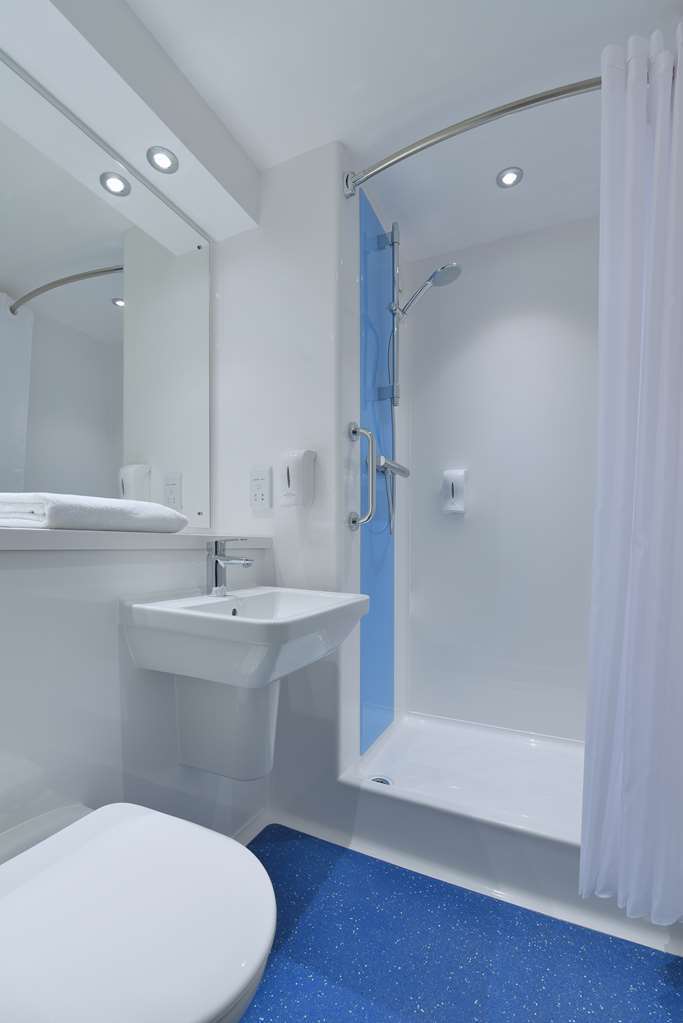 Travelodge Kingston Upon Thames Central Londra Camera foto